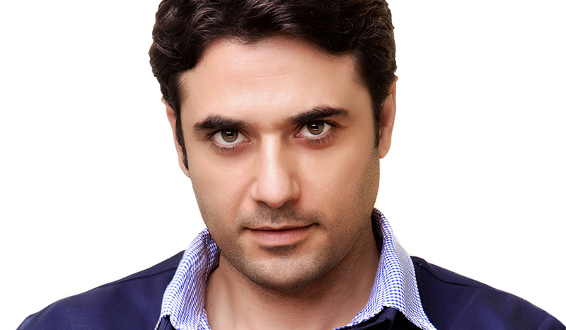 صور أحمد عز بلوك جديد يلفت الأنظار فهل ناسبه؟